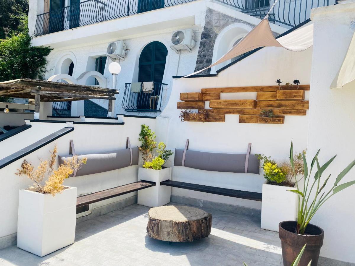 Black Market Hotel Иския Екстериор снимка